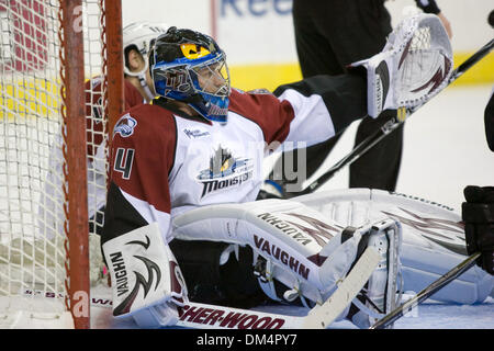 26 Février 2010 : le lac Érié gardien monstres Billy Sauer (64) au cours de la Ligue américaine de Hockey match entre le Syracuse Crunch et le lac Erie Monsters joué à la Quicken Loans Arena de Cleveland, OH. Le craquement a défait les monstres 3-2..Crédit obligatoire : Frank Jansky / Southcreek Global (Image Crédit : © Frank Jansky/global/ZUMApress.com) Southcreek Banque D'Images