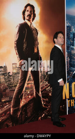Londres, Royaume-Uni, 11 Décembre 2013 Paul Rudd assiste à la première pour le Présentateur : la légende continue, suite de la comédie à la suite San Diego's favorite news anchor Ron Bourgogne à vue West End, Leicester Square, Londres Photo : Alamy/MRP Live News Banque D'Images