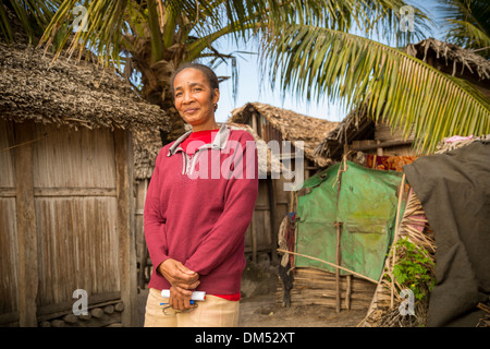 Portrait d'une femme dans le district de Vatomandry, Madagascar. Banque D'Images