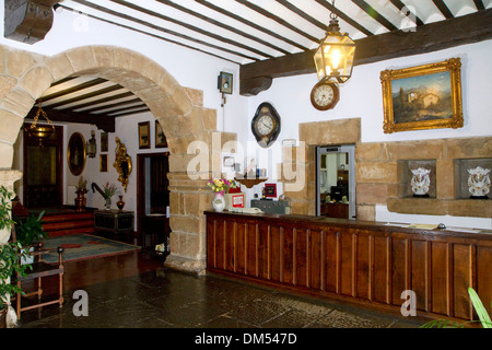 Intérieur de l'hôtel los Infantes à Santillana del Mar, Cantabria, Espagne. Banque D'Images