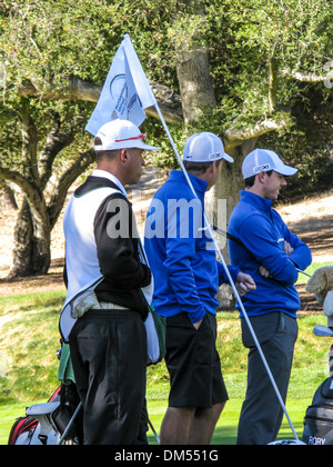 Rory McIlroy sur le vert du premier trou du Northwestern Mutual World Challenge du Pro am le mercredi Banque D'Images