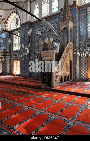 Tuile d'Iznik dans l'intérieur de l'Rüstem Paşa Camii, Istanbul, Turquie 130910 30975  Banque D'Images