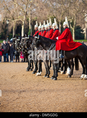 Londres, Angleterre Dec 21 : célèbre monté sur le défilé des gardes de la vie le 21 décembre 2012 à Londres, Royaume-Uni. Banque D'Images