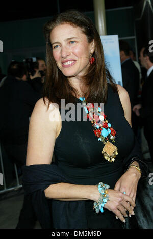 15 avril 2002 - Los Angeles, Californie - MY BIG FAT GREEK WEDDING.PREMIÈRE MONDIALE AU ARCLIGHT Cinerama Dome, à Los Angeles, CA.MIMI ROGERS. Le 1-06-2005 / -2002 FITZROY BARRETT K24699FB (D)(Image Crédit : © Globe Photos/ZUMAPRESS.com) Banque D'Images