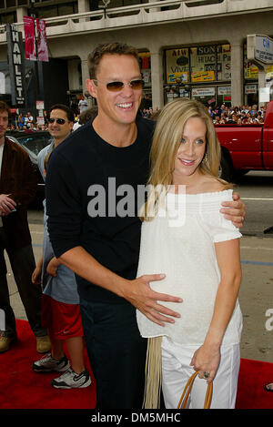 8 juin 2002 - Los Angeles, Californie - SCOOBY-DOO WORLD PREMIERE.AT GRAUMAN'S Chinese Theatre de Los Angeles, CA.Matthew Lillard et épouse, Heather. BARRETT FITZROY / 6-8-2002 K25233FB (D)(Image Crédit : © Globe Photos/ZUMAPRESS.com) Banque D'Images