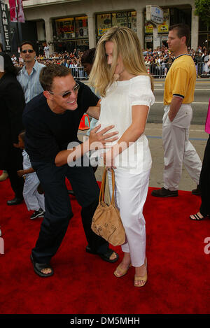 8 juin 2002 - Los Angeles, Californie - SCOOBY-DOO WORLD PREMIERE.AT GRAUMAN'S Chinese Theatre de Los Angeles, CA.Matthew Lillard et épouse, Heather. BARRETT FITZROY / 6-8-2002 K25233FB (D)(Image Crédit : © Globe Photos/ZUMAPRESS.com) Banque D'Images