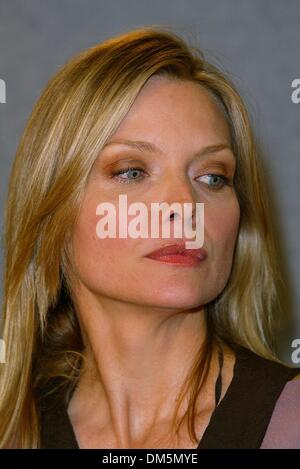 6 septembre 2002 - Toronto, Canada - WHITE OLEANDER.CONFÉRENCE DE PRESSE À L'Hôtel FOUR SEASONS TORONTO.canada.Michelle Pfeiffer. BARRETT / 9-6-2002 FITZROY K26026FB (D)(Image Crédit : © Globe Photos/ZUMAPRESS.com) Banque D'Images