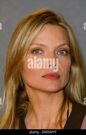 6 septembre 2002 - Toronto, Canada - WHITE OLEANDER.CONFÉRENCE DE PRESSE À L'Hôtel FOUR SEASONS TORONTO.canada.Michelle Pfeiffer. BARRETT / 9-6-2002 FITZROY K26026FB (D)(Image Crédit : © Globe Photos/ZUMAPRESS.com) Banque D'Images