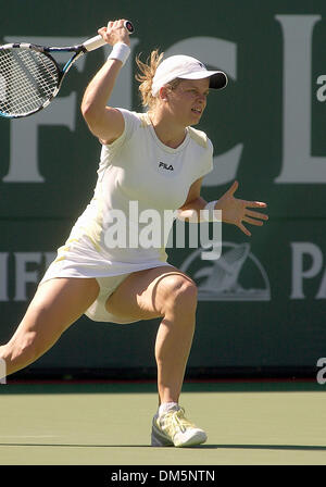 11 mars, 2005 ; Indian Wells, CA, USA ; pro tennis WTA Kim Clijsters lors d'un match en 2005 à la Pacific Life Open à l'Indian Wells Tennis Garden. Banque D'Images