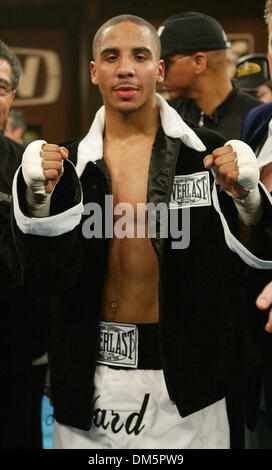 Apr 07, 2005 ; Temecula, CA, USA ; la boxe. 2004 US Gold médaillé olympique Andre Ward pose après avoir battu Roy Ashworth sur the Best Damn Sports Show Carte Boxe période le 7 avril 2005, à l'Pechanga Resort and Casino à Temecula Ca. Crédit obligatoire : Photo par JP Yim/ZUMA Press. (©) Copyright 2005 by JP Yim Banque D'Images