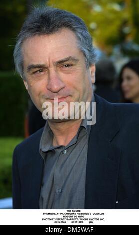 9 juillet 2001 - LE SCORE.PREMIERE À PARAMOUNT PICTURES STUDIO LOT.Robert de Niro. BARRETT FITZROY / 7-9-2001 K22318FB (D)(Image Crédit : © Globe Photos/ZUMAPRESS.com) Banque D'Images