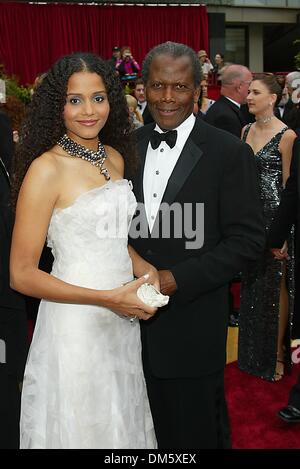 Mar. 24, 2002 - Los Angeles, Californie - K24518FB:74ÈME ACADEMY AWARDS .HOLLYWOOD ET HIGHLAND, Hollywood, CA 03/24/2002. FITZROY BARRETT/ 2002.SIDNEY POITIER(Image Crédit : © Globe Photos/ZUMAPRESS.com) Banque D'Images