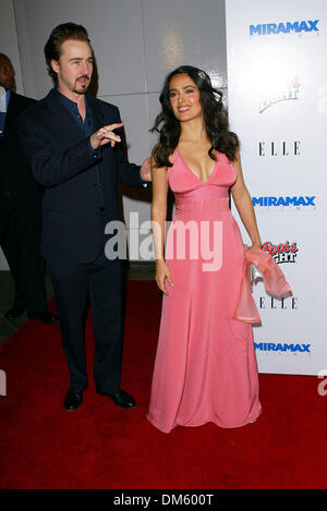 14 octobre 2002 - Los Angeles, Californie - EDWARD NORTON et Salma Hayek..FRIDA LOS ANGELES.PREMIÈRE AU LOS ANGELES COUNTY MUSEUM OF ART. BARRETT FITZROY / 10-14-2002 K26618FB (D)(Image Crédit : © Globe Photos/ZUMAPRESS.com) Banque D'Images