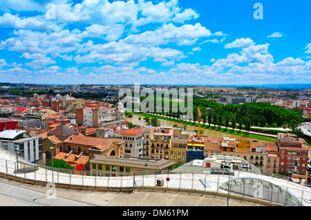 Vue aérienne de Lleida, Espagne, et de la rivière Segre Banque D'Images