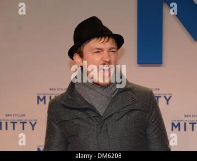 Berlin, Allemagne. Dec 11, 2013. Tino Mewes assiste à 'La vie secrète de Walter Mitty' Première allemande le 11 décembre 2013 à Berlin, Allemagne Foto : Eva Oertwig/SCHROEWIG/Alamy Live News Banque D'Images