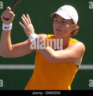 Mar 10, 2005 ; Indian Wells, CA, USA ; WTA tennis pro Lindsay Davenport sur la pratique du tribunal pendant le 2005 Pacific Life Open à l'Indian Wells Tennis Garden. Banque D'Images