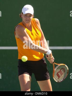 Mar 10, 2005 ; Indian Wells, CA, USA ; WTA tennis pro Lindsay Davenport sur la pratique du tribunal pendant le 2005 Pacific Life Open à l'Indian Wells Tennis Garden. Banque D'Images