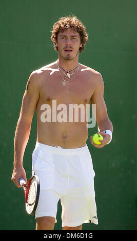 Mar 10, 2005 ; Indian Wells, CA, USA ; APT pro tennis Marat Safin sur la pratique du tribunal pendant le 2005 Pacific Life Open à l'Indian Wells Tennis Garden. Banque D'Images