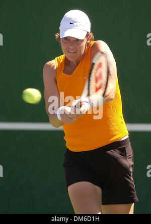 Mar 10, 2005 ; Indian Wells, CA, USA ; WTA tennis pro Lindsay Davenport sur la pratique du tribunal pendant le 2005 Pacific Life Open à l'Indian Wells Tennis Garden. Banque D'Images