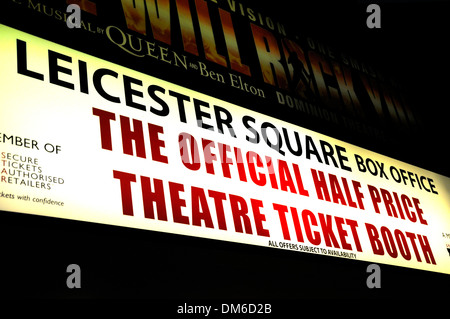 Londres, Angleterre, Royaume-Uni. Leicester Square Box Office - la moitié du prix des billets de théâtre Banque D'Images