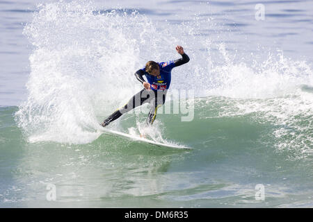 Sep 13, 2005 ; Chevalets, San Clemente, CA, USA ; Boost Mobile Pro présenté par Quiksilver du 13 au 18 septembre. Ancien numéro deux mondial ASP American Shane Beschen (San Clemente, CA) a donné le ton pour l'ouverture de la chaleur le Boost Mobile Pro ayant lieu à chevalets à San Clemente aujourd'hui. Résidence favorite Beschen éclipsée Australian Dean Morrison et Brasilian Marcelo Nunes pour passer directement Banque D'Images