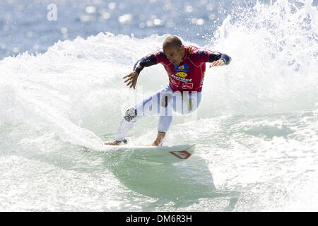 Sep 13, 2005 ; Chevalets, San Clemente, CA, USA ; Boost Mobile Pro présenté par Quiksilver du 13 au 18 septembre. Six fois champion du monde de surf ASP American KELLY SLATER (Cocoa Beach, Floride) soumis son opposition avec une victoire convaincante dans le rond de la Boost Mobile Pro à chevalets. Battre Slater et compatriote Mike Losness surfeur générique (Californie) et de champion du monde ASP 1999 Australie Banque D'Images