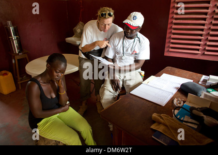 Soins de santé à l'hôpital MSF OCA à Bossangoa, République centrafricaine Banque D'Images