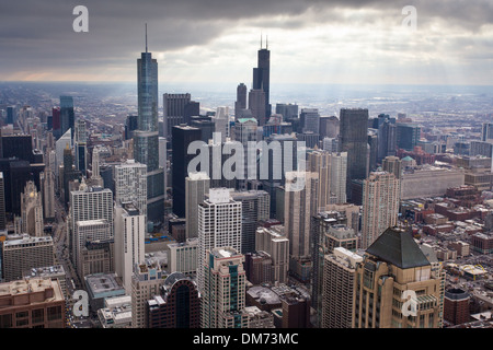 Horizon de Chicago en hiver, un jour de tempête en Illinois, USA Banque D'Images