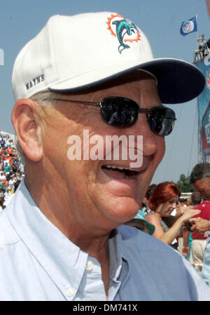 Aug 06, 2005 ; Canton, OH, USA ; Dauphins propriétaire Wayne Huizenga. Crédit obligatoire : Photo par Allen Eyestone/Palm Beach Post/ZUMA Press. (©) Copyright 2005 par Allen Eyestone/Palm Beach Post Banque D'Images