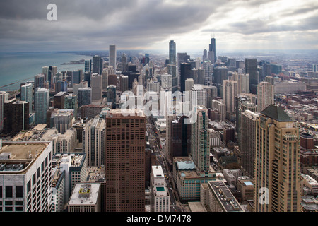 Horizon de Chicago en hiver, un jour de tempête en Illinois, USA Banque D'Images