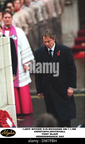 8 novembre 1998 - Londres, Grande-Bretagne - 08/11/98 CÉNOTAPHE,WHITEHALL.TONY BLAIR .-LE JOUR DU SOUVENIR (Image : © Crédit Photos Globe/ZUMAPRESS.com) Banque D'Images