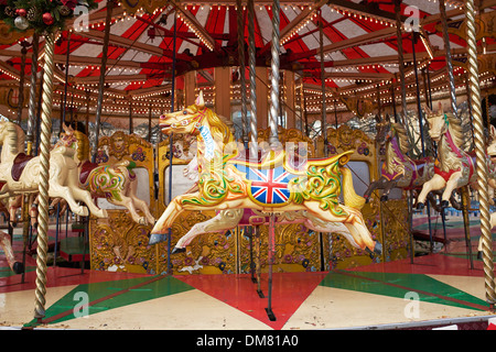 Un cheval sur un merry go round Banque D'Images