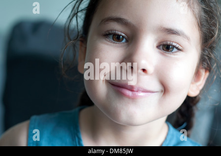 Six ans, fille, portrait Banque D'Images