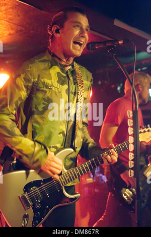 Gavin Rossdale Bush effectuant leur première de seulement trois dates au Royaume-Uni Glasgow's King Tuts une petite salle de concert qui marque une Banque D'Images