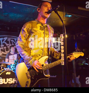 Gavin Rossdale Bush effectuant leur première de seulement trois dates au Royaume-Uni Glasgow's King Tuts une petite salle de concert qui marque une Banque D'Images