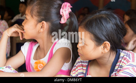 Les enfants de l'école primaire Education Phnom Penh Cambodge Asie du sud-est Banque D'Images