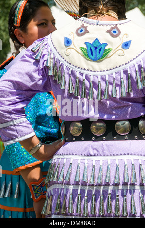 Détails de femme Vêtements traditionnels mohawks Premières Nations Québec Canada Banque D'Images