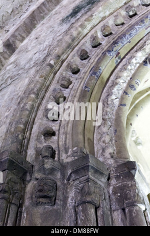 Détails de l'intérieur de la chapelle de Cormac, Rock of Cashel Banque D'Images