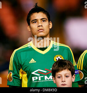 Valence, Espagne. Dec 12, 2013. Lorenzo Melgarejo défenseur du FC Kuban Krasnodar regarde sur avant le match de Ligue Europa entre Valence et Kuban Krasnodar au stade Mestalla, Valence : Action Crédit Plus Sport/Alamy Live News Banque D'Images