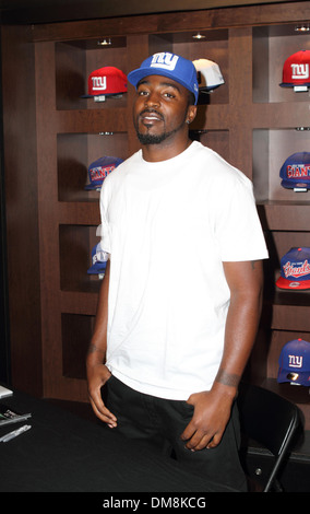 Hakeem Nicks de NY Giants apparaît à Nouvelle Ère flagship store de célébrer avant la nouvelle campagne New York City USA - 30.08.12 Banque D'Images