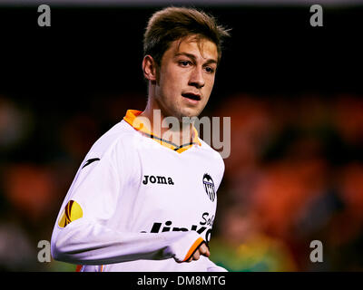 Valence, Espagne. Dec 12, 2013. Terrain Fede Cartabia de Valence CF cherche sur pendant le match de Ligue Europa entre Valence et Kuban Krasnodar au stade Mestalla, Valence : Action Crédit Plus Sport/Alamy Live News Banque D'Images