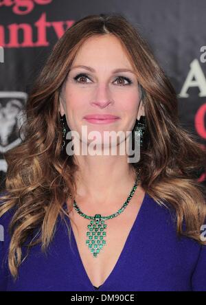 New York, NY, USA. Dec 12, 2013. Julia Roberts aux arrivées d'août : RILEY COMTÉ Premiere, le Ziegfeld Theatre, New York, NY 12 décembre 2013. Credit : Gregorio T./Binuya Everett Collection/Alamy Live News Banque D'Images