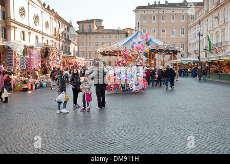 Rome traditionnel Marché de Noël sur la place Navone à Rome, Italie Banque D'Images