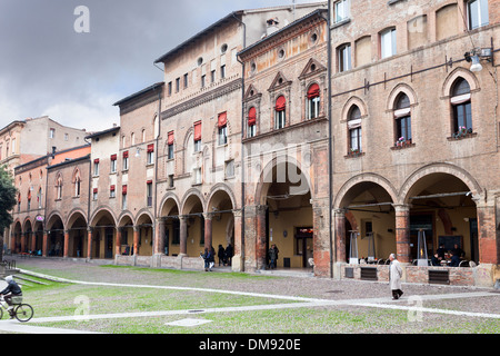 Piazza Santo Stefano à jour d'automne à Bologne, Italie Banque D'Images