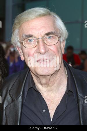 1er janvier 1980 - Hollywood, Californie, USA - MARTIN LANDAU ..K26554MR- SERVICE DE PREMIERE, ARCLIGHT CINEMA., Hollywood, CA.OCT. 5 2002. MILAN RYBA / 2002(Credit Image : © Globe Photos/ZUMAPRESS.com) Banque D'Images