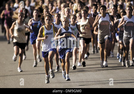 Oct 27, 2005 ; San Luis Obispo, CA, USA ; l'exécution de la Mission de phenom Jordan Hasay College Prep à San Luis Obispo. Crédit obligatoire : Photo par Jayson Mellom/La Tribune/ZUMA Press. (©) Copyright 2005 par La Tribune Banque D'Images