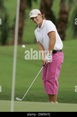 Nov 18, 2005 ; Palm Beach, FL, USA ; Heather Bowie sur le 8ème trou qui elle bogeyed au Championnat ADT au Trump International Golf Club. Crédit obligatoire : Photo par Greg Lovett/Palm Beach Post /ZUMA Press. (©) Copyright 2005 par Palm Beach Post Banque D'Images