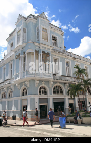 La rue (Calle 54) menant au Parque José Martí, Cienfuegos, Cienfuegos province, à Cuba, mer des Caraïbes, l'Amérique centrale Banque D'Images