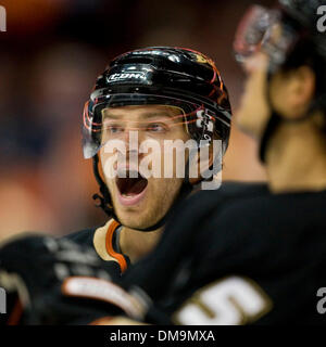 Sep 16, 2009 - Anaheim, Californie, USA - Anaheim Ducks PETTERI NOKELAINEN centre contre les Coyotes de Phoenix, l'avant-saison de hockey. (Crédit : © Mark Avery/ZUMA Press) Banque D'Images