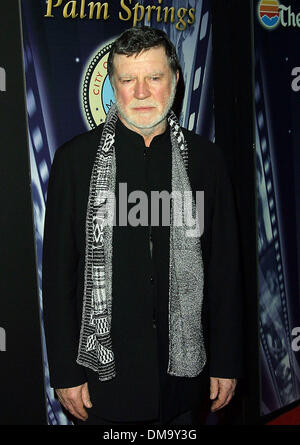 12 janvier 2002 - Palm Springs, Californie, USA - Alan Bates.13E CONGRÈS ANNUEL DE LA CORPORATION NORTEL NETWORKS FESTIVAL INTERNATIONAL DU FILM DE PALM SPRINGS.THÉÂTRE ANNENBERG, Palm Springs, CA.12 janvier 2002. NINA PROMMER/ 2002 K23799NP (D)(Image Crédit : © Globe Photos/ZUMAPRESS.com) Banque D'Images